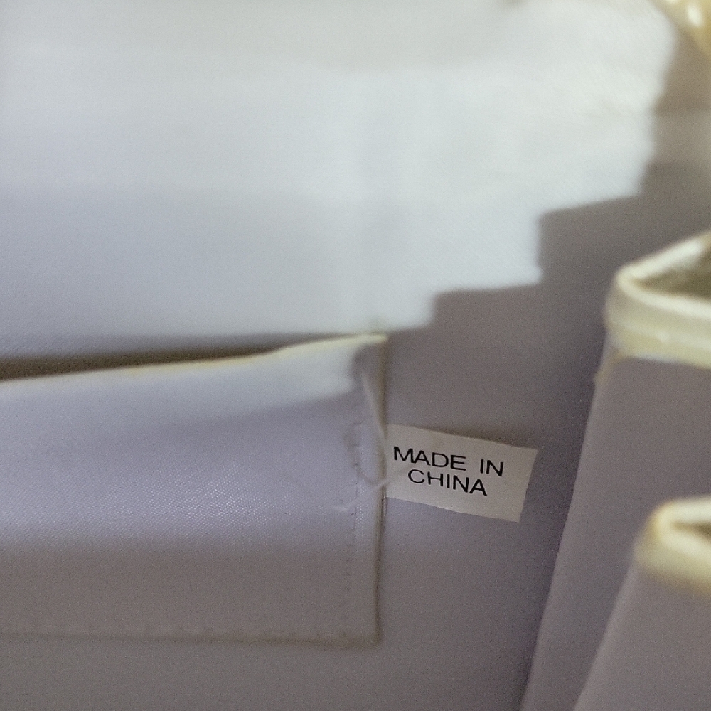 Source Unknown White Textured Clutch - image 3